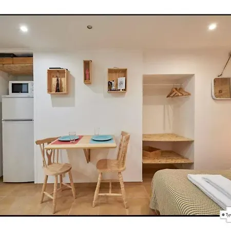 Apartment Garrafeira, Typical Lisbon